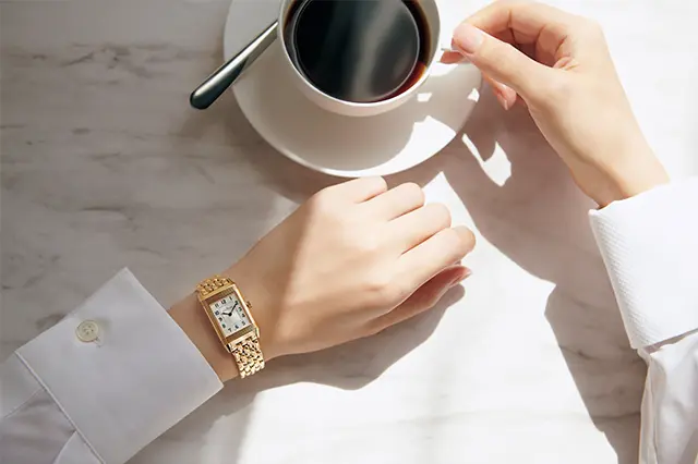 昼と夜で表情を変えて楽しむ「ジャガー・ルクルト」の名品腕時計「レベルソ」