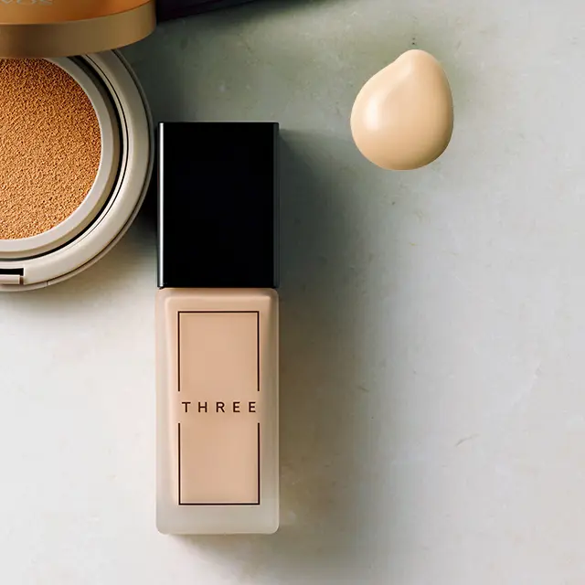 THREE アドバンスドエシリアルスムースオペレーター フルイド ファンデーション