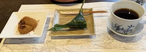 ライブで作ってくれるわらび餅。つくばエクスプレス北千住駅下車。