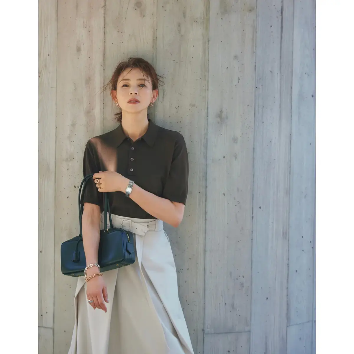 ブラウン×ベージュの上品な配色で、秋のトラッドスタイルを更新。