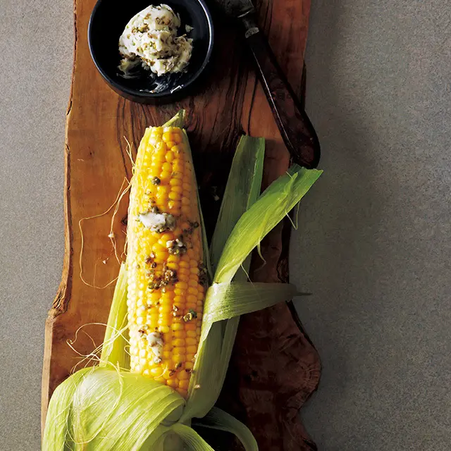 ゆでとうもろこしの 実山椒バターがけ