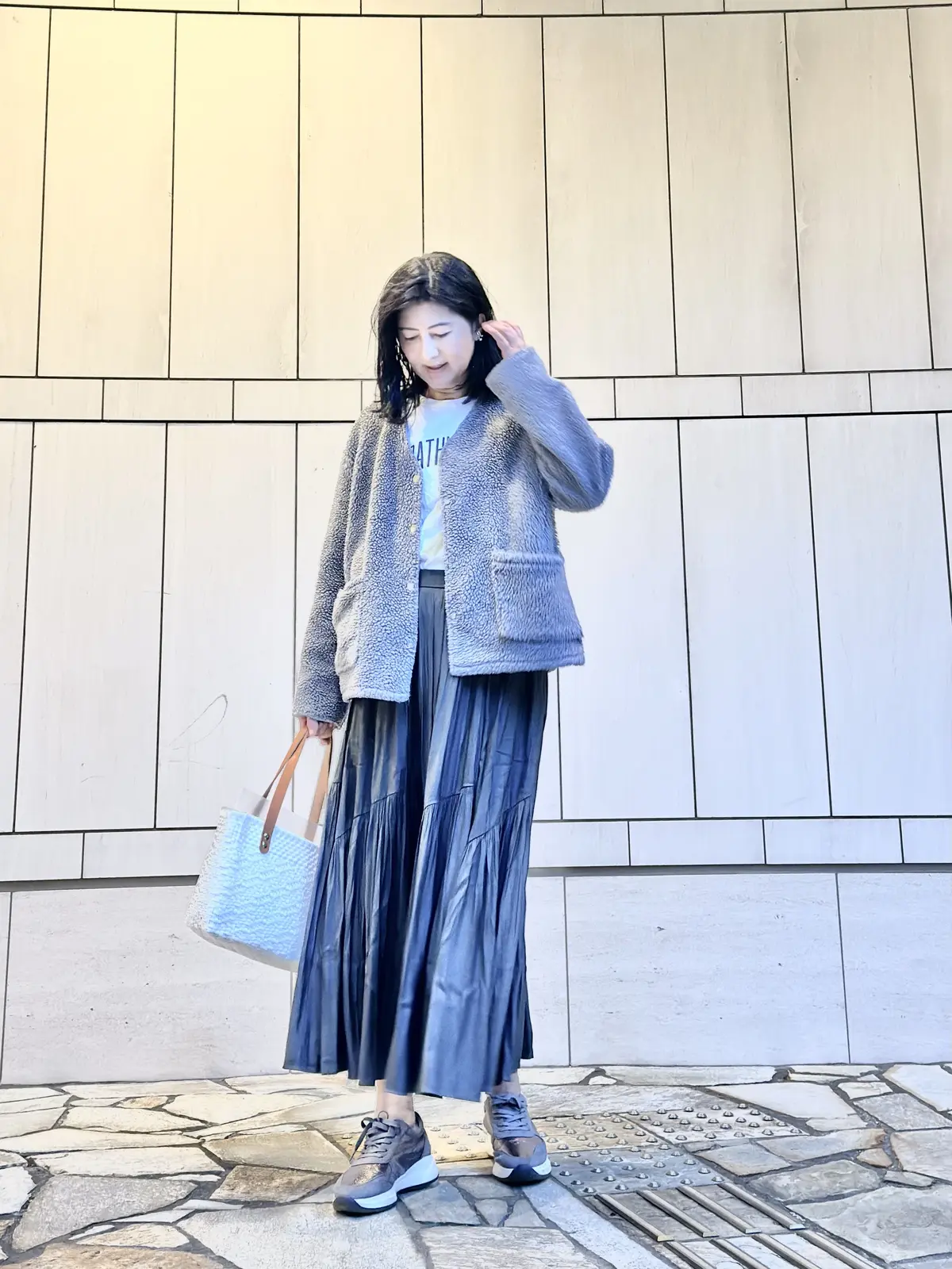 着回しグレー&ホワイトコーデの画像_5