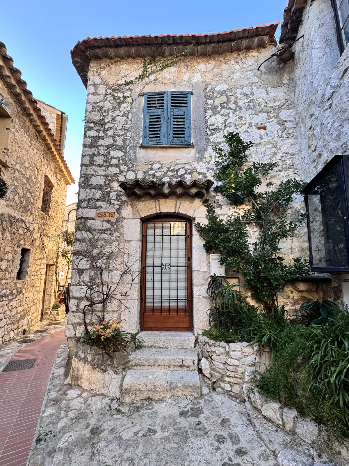 動きやすさと上品さを叶える旅先ランチコーの画像_2