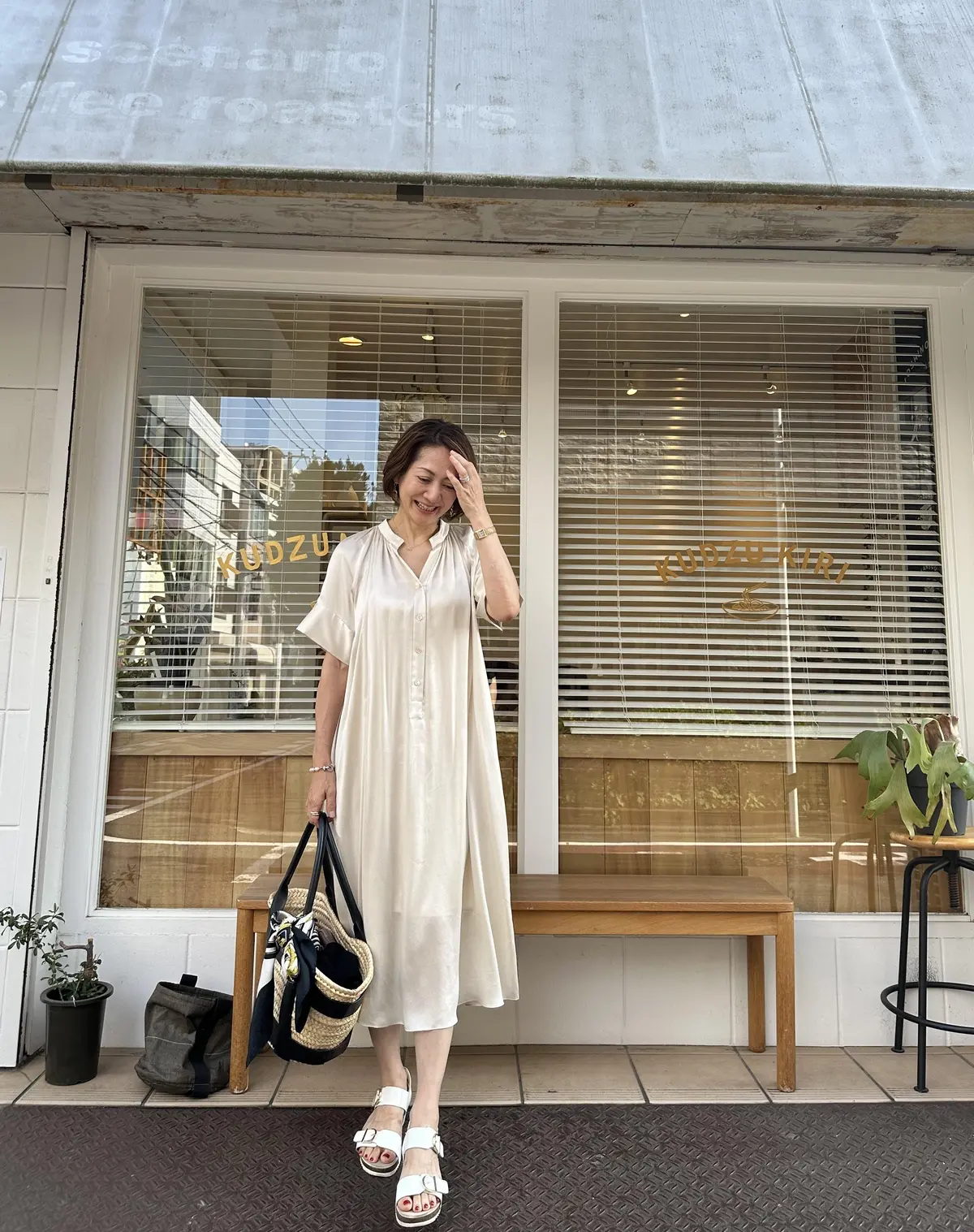 シルクワンピで残暑も快適なお出かけの画像_14