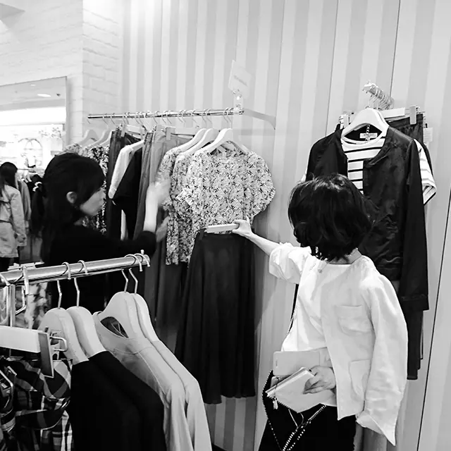 グループ単位でのショッピングツアーなども実施