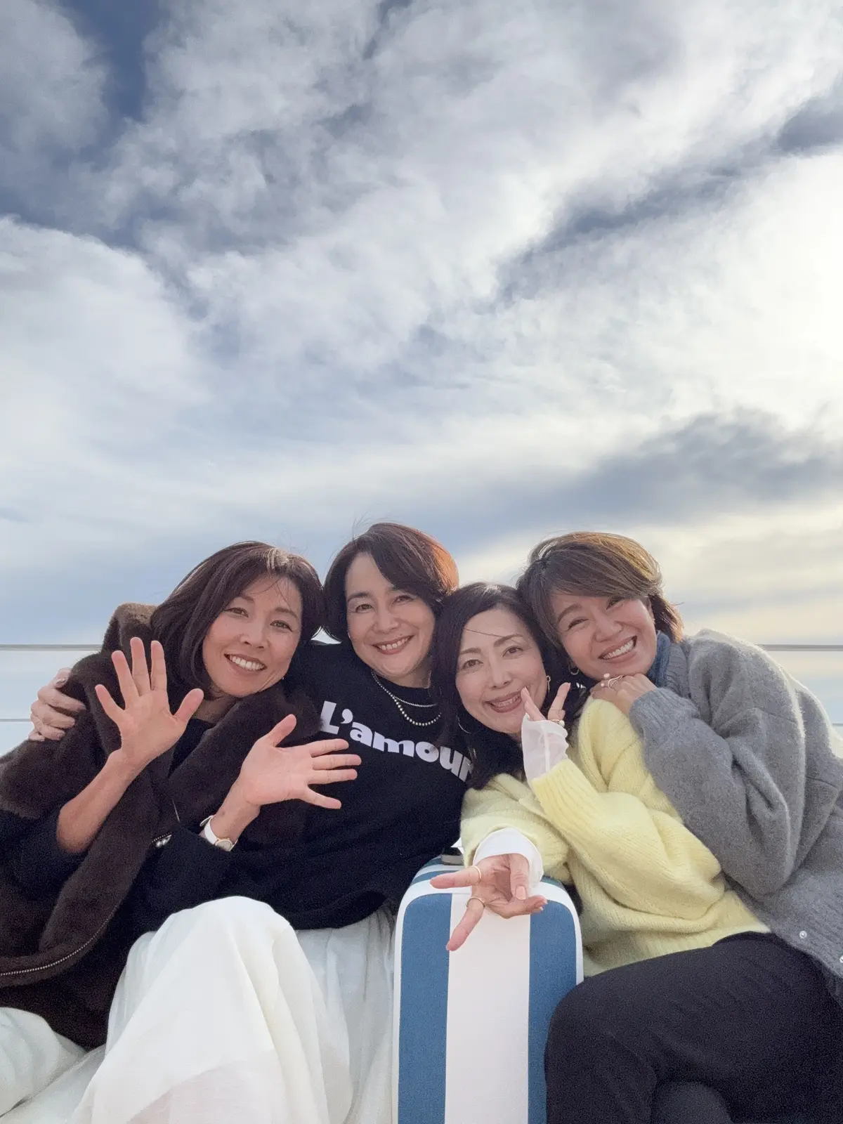 ふわふわイエローニットで鎌倉七里ヶ浜ランの画像_1