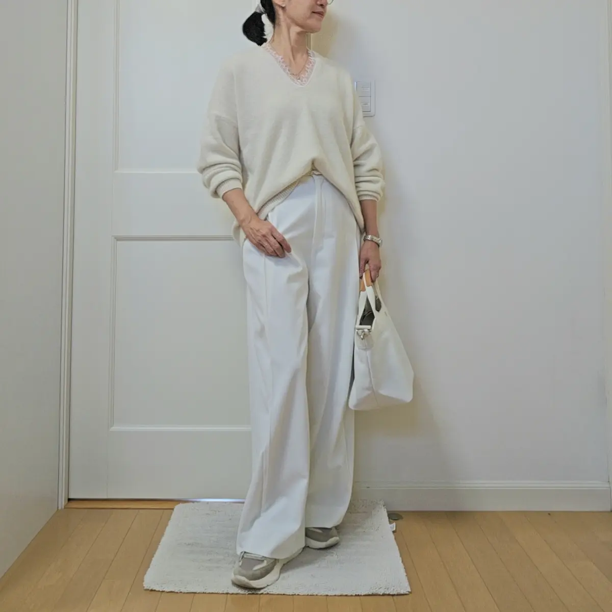 Room no.8 for E by eclat ヘアリーレースVネックニット