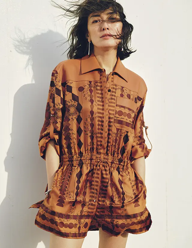 メゾンのノウハウが 見事に集結した センシュアルなコンビネゾン