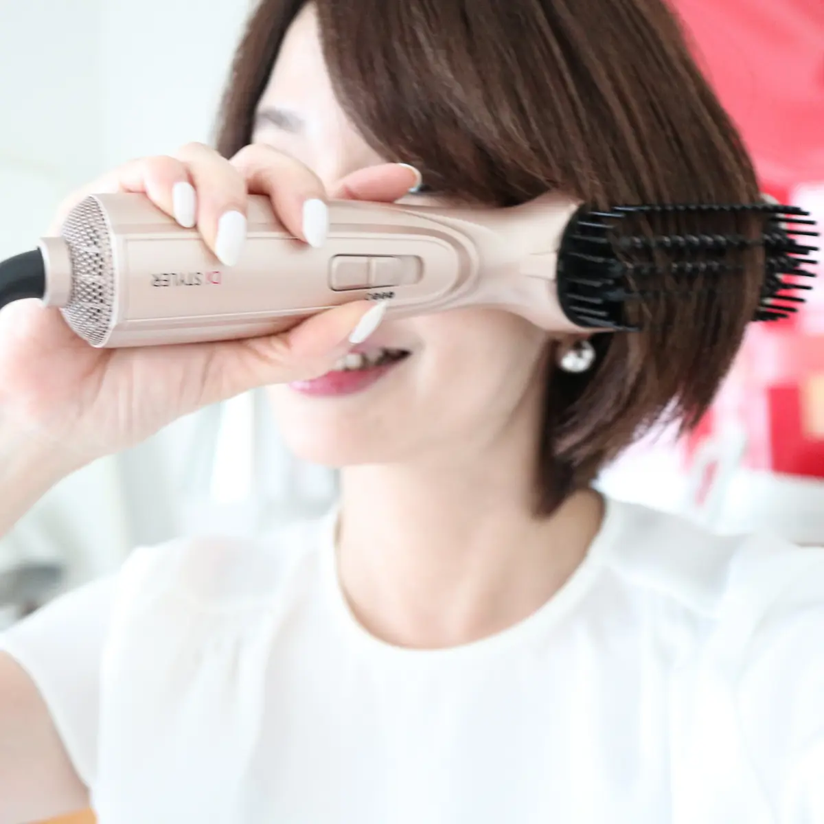 大人ヘアは艶が命！ブラシ型のヘアアイロンの画像_7