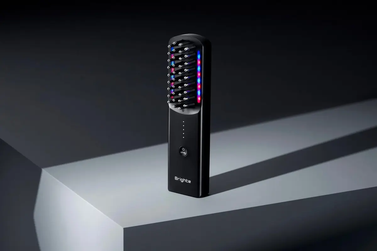 OurAge×Webエクラ  ELEKI  BRUSH（エレキブラシ） ￥49,800／Brighte（ブライト）