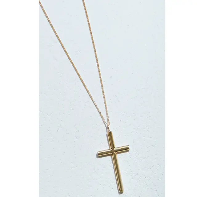 ネックレス￥198,000／ロンハーマン（サンメイア）