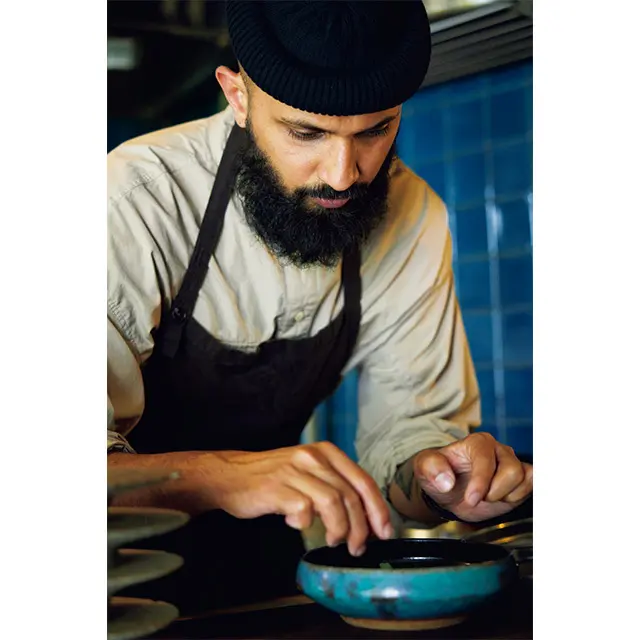 アディカリシェフ。静岡『天ぷら 成生』など、ジャン ルを超えたトップシェフとのコラボレーションも行う