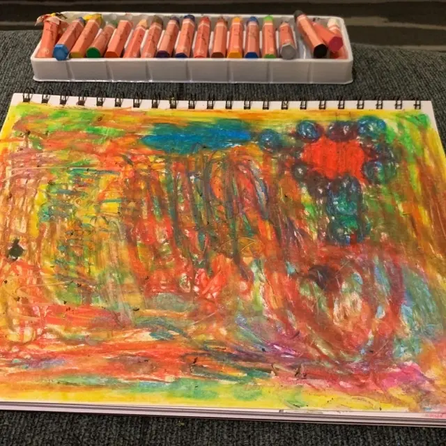 クレヨン達がケンカ！色がごちゃ混ぜに…わ