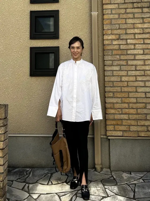 H&M 刺繍ブラウス　着画