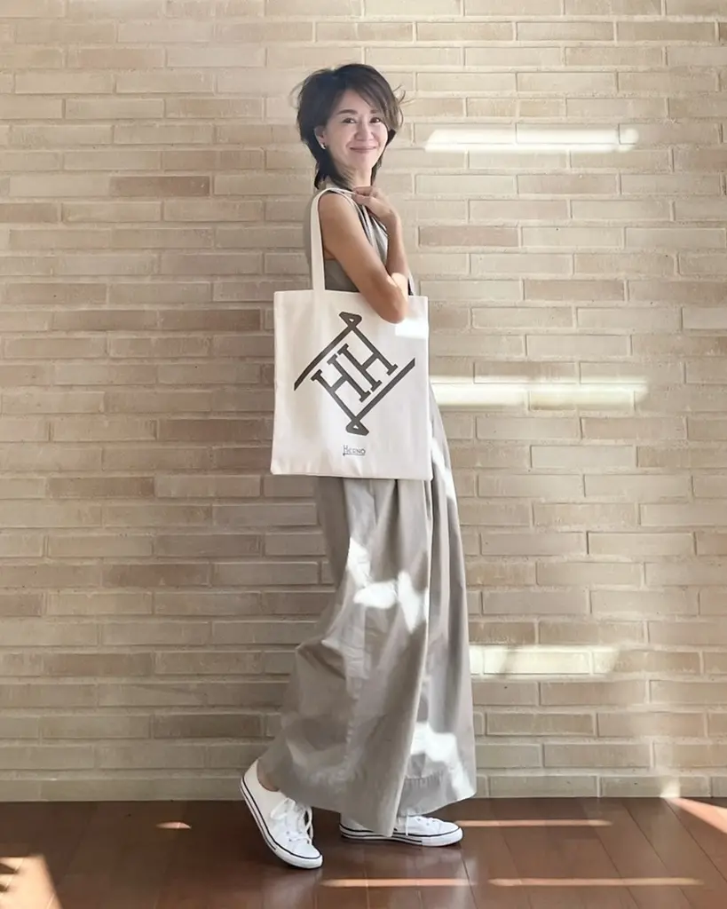 おしゃれなアラフィーの愛用バッグ「ヘルノ×エクラ」大人のトートバッグ