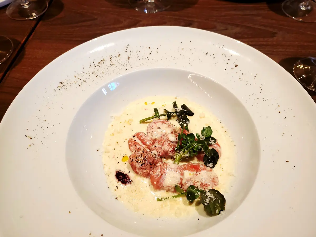 苺のニョッキ ゴルゴンゾーラクリーム