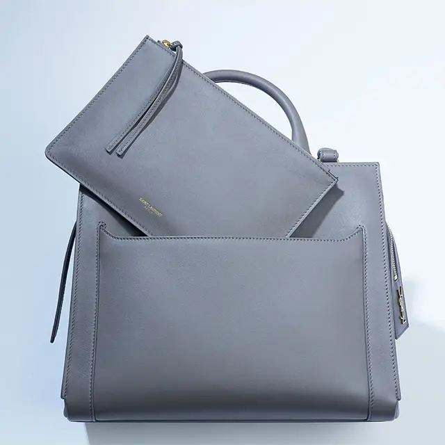 独立して使えるしゃれたポーチが魅力的