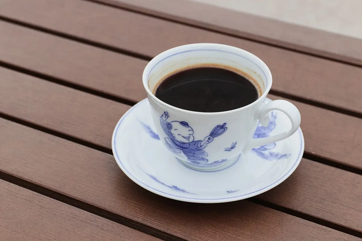 三川内焼のコーヒーカップ（スターバックス コーヒー させぼ五番街店）