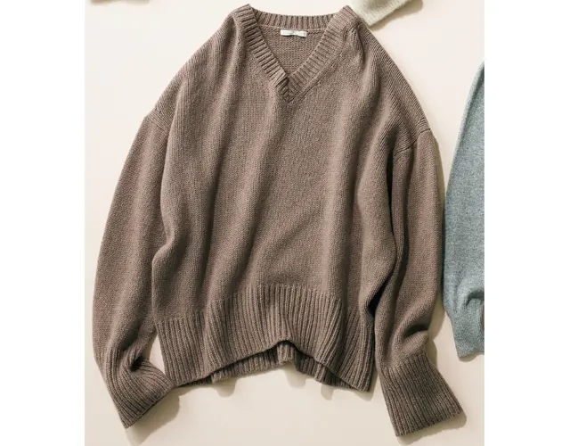 ギャルリー・ヴィーのラムズウールニット