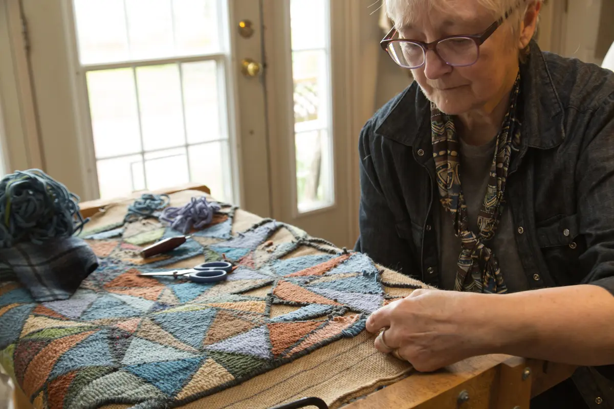 美しい手仕事「ラグ・フッキング」に魅了さの画像_1