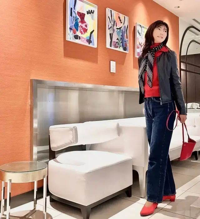 ユニクロ デニムパンツ愛用 エクラ華組  山口理江さん