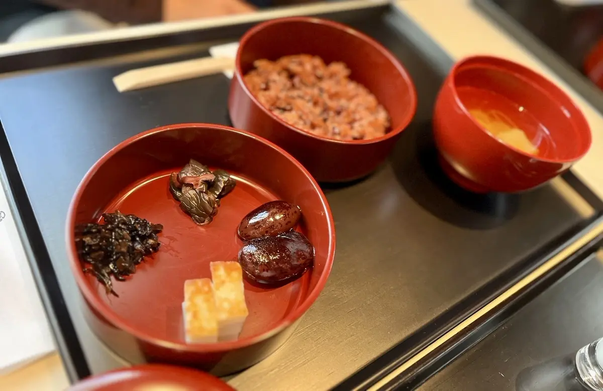 年始はオールブラックで丸の内界隈へ♪の画像_3