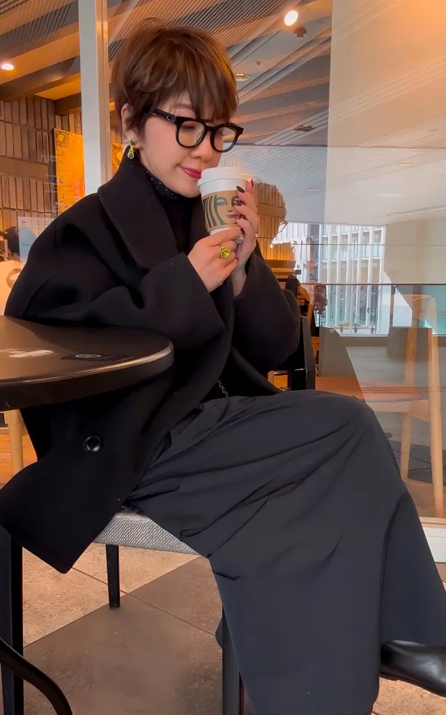 アクティブな日のオールブラックコーデ。の画像_5