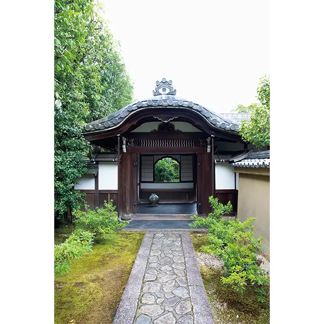 爽快感もひとしお！『大徳寺』の朝座禅で疲れた心と体を整える【京都旅】