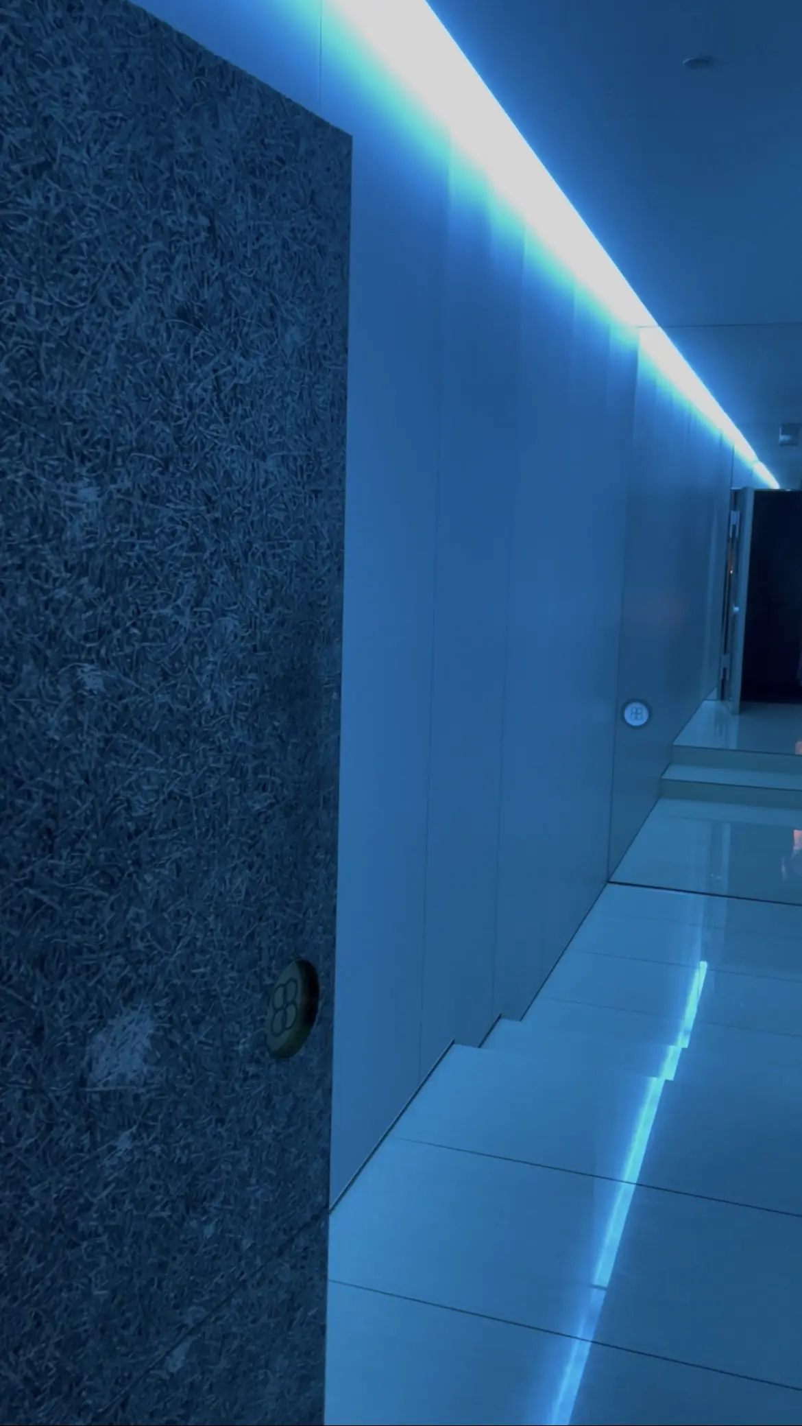 Constellation.、SweetscafeBAR、バー、スイーツバー、入り口、通路、廊下、プロローグ、モダン、ブルーライト、間接照明、エピローグ