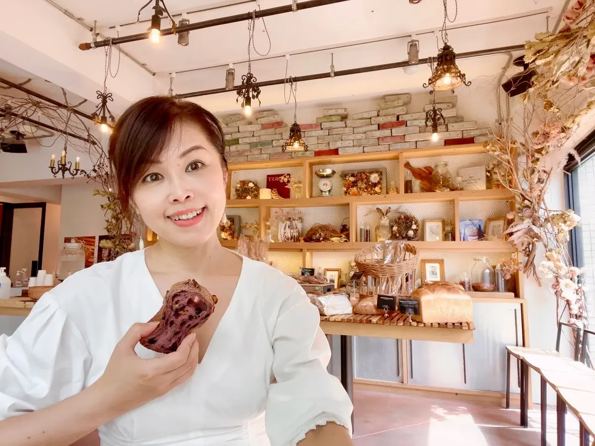 バルティザン ブレッドファクトリーでパンとコーヒーを頂く