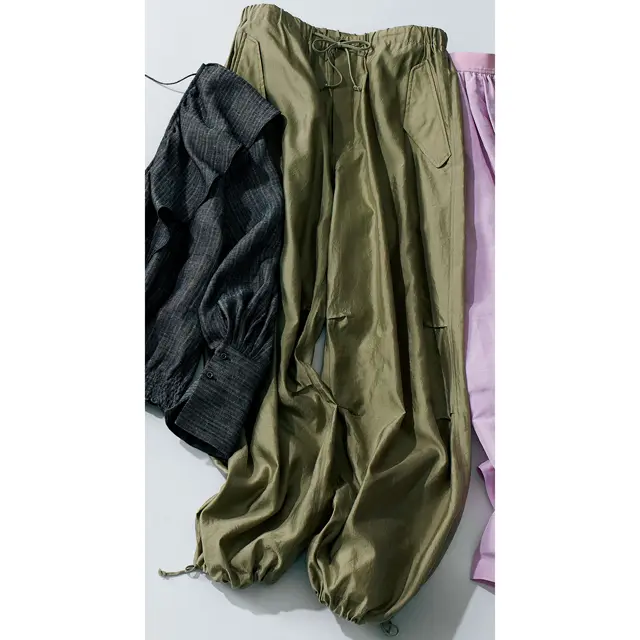 パンツ￥49,500／アマン（アンスクリア）