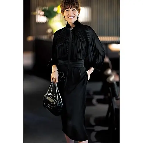 L’UNE プリーツトップバックサテンドレス ￥79,200