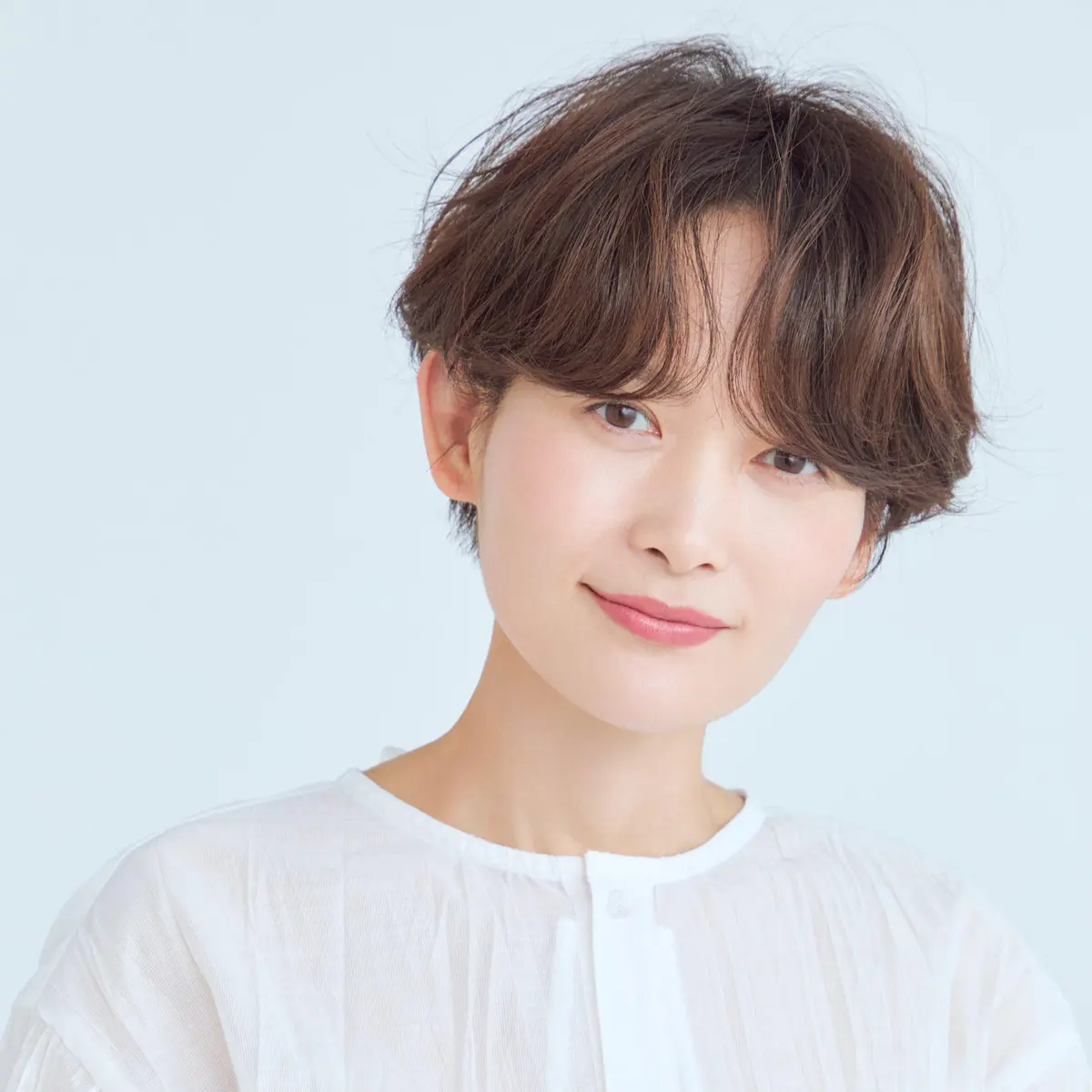 前から見たショートヘアスタイル
