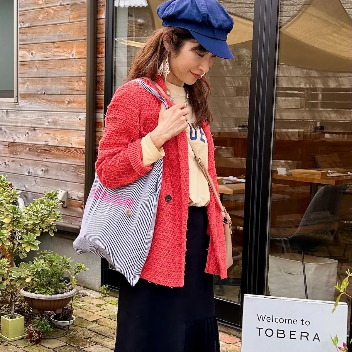 オレンジのジャケットで晴れやかにの画像_2