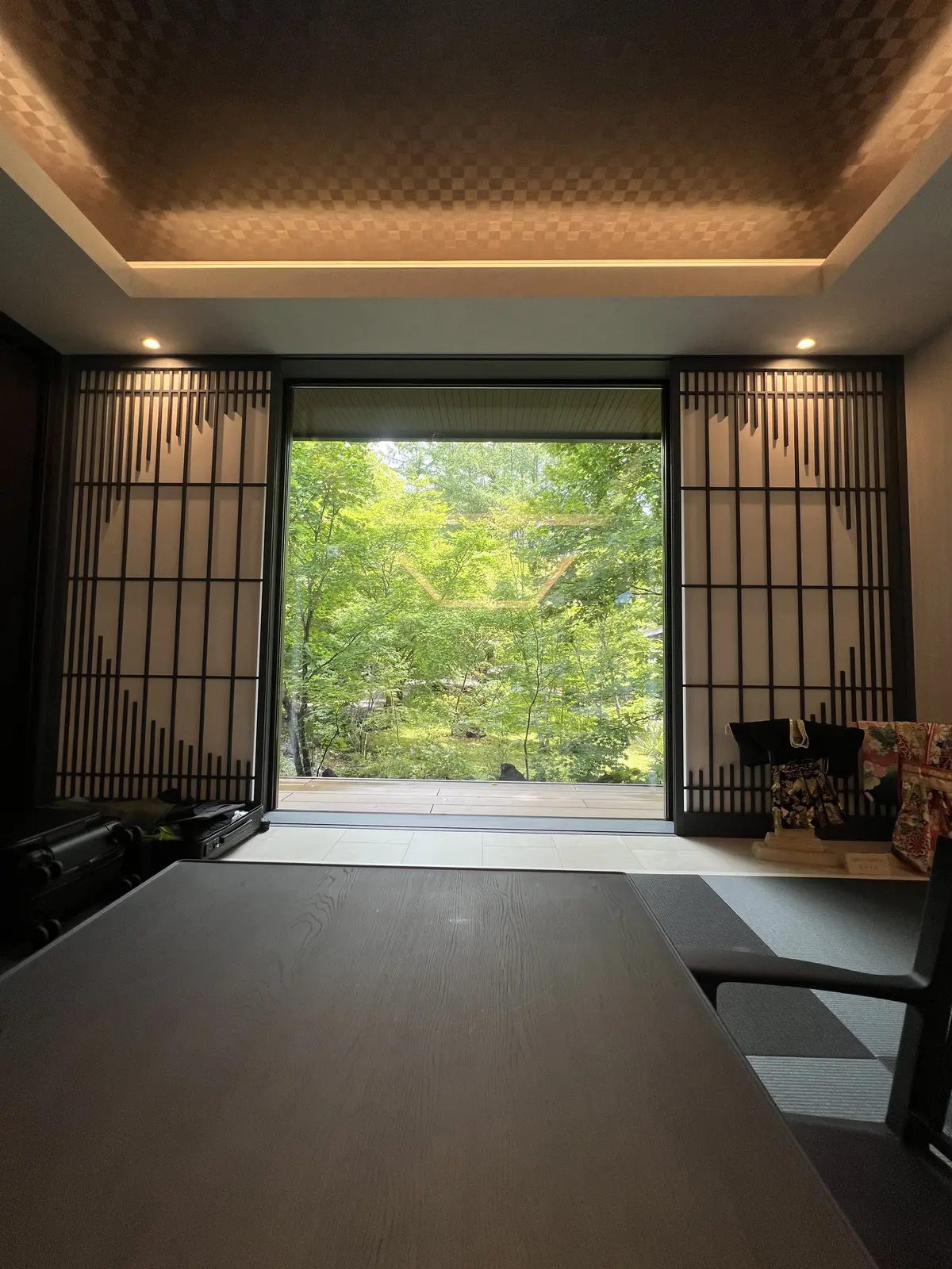 和室もあり窓からの景色にも癒されました。