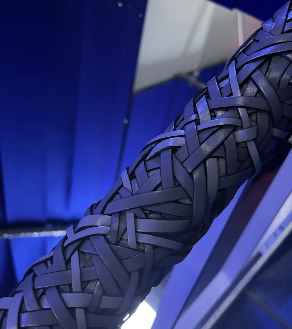 ロエベ　クラフテッドワールド展　手すり