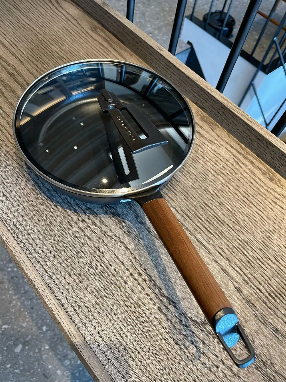 Vermicular バーミキュラ フラの画像_4