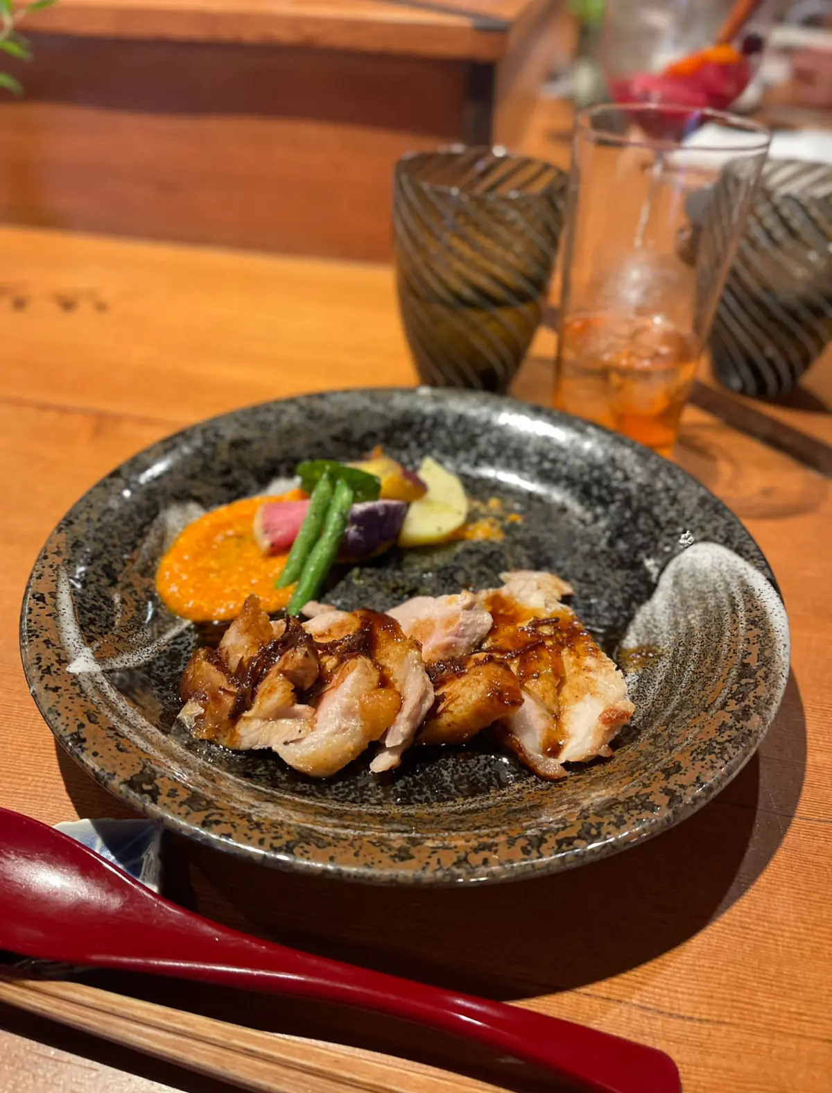 GUシャツをインしたネイビーコーデで鎌倉の画像_10