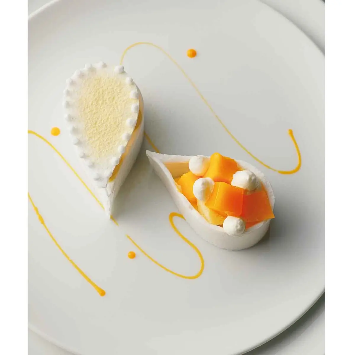 マンゴーをスポンジケーキとダージリン＆クリームチー ズで表現した「大人と子供のデザート」