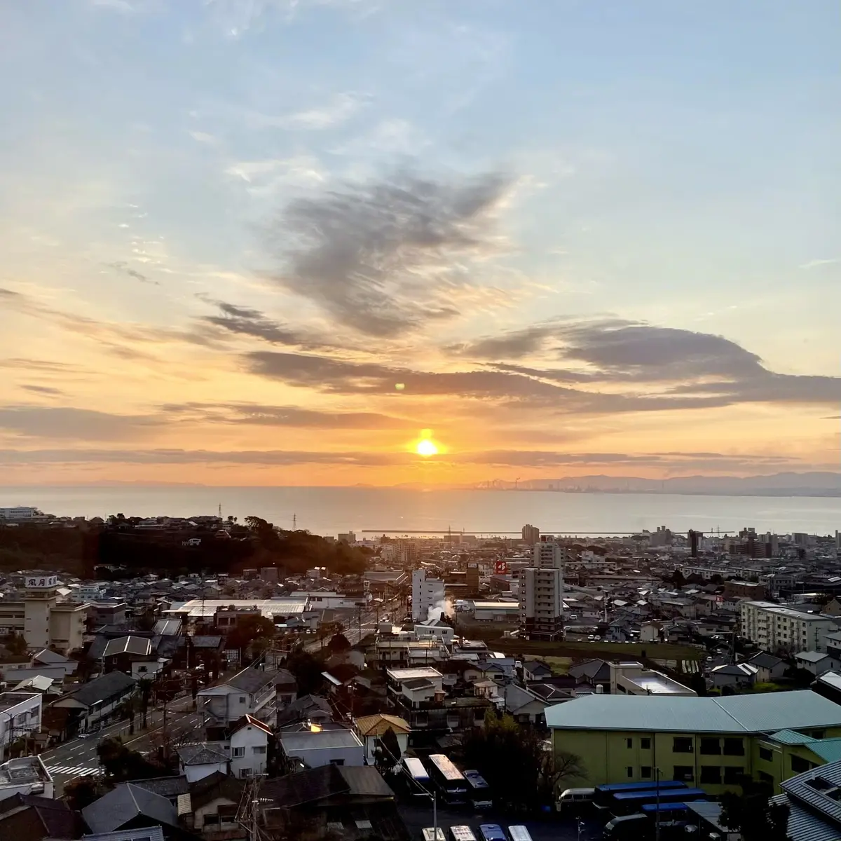大分県　別府鉄輪温泉の日の出
