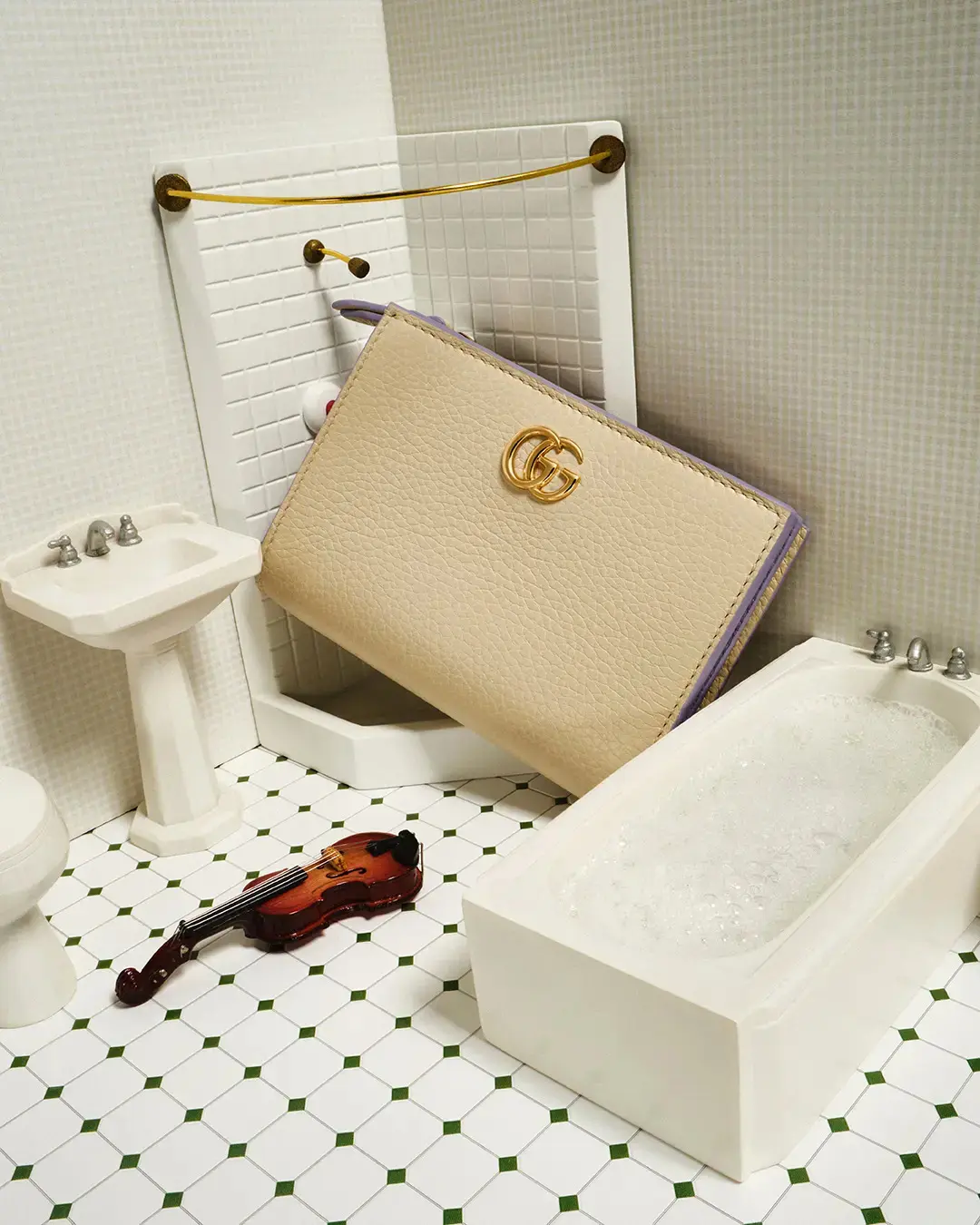 グッチの日本限定ウォレットが誕生！