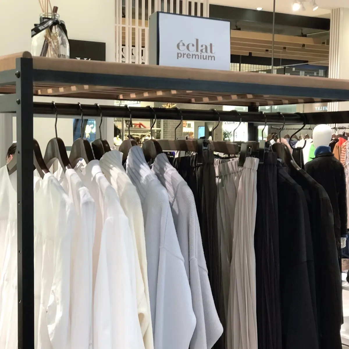 エクラ　プレミアム　服