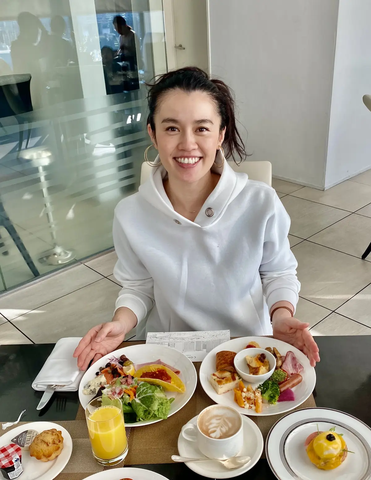 コンラッドで朝食を♡ニットパンツコーデ　の画像_15