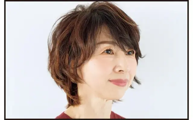 丸みトップと襟足のスッキリ毛流れを別ブロックでカットしているので、