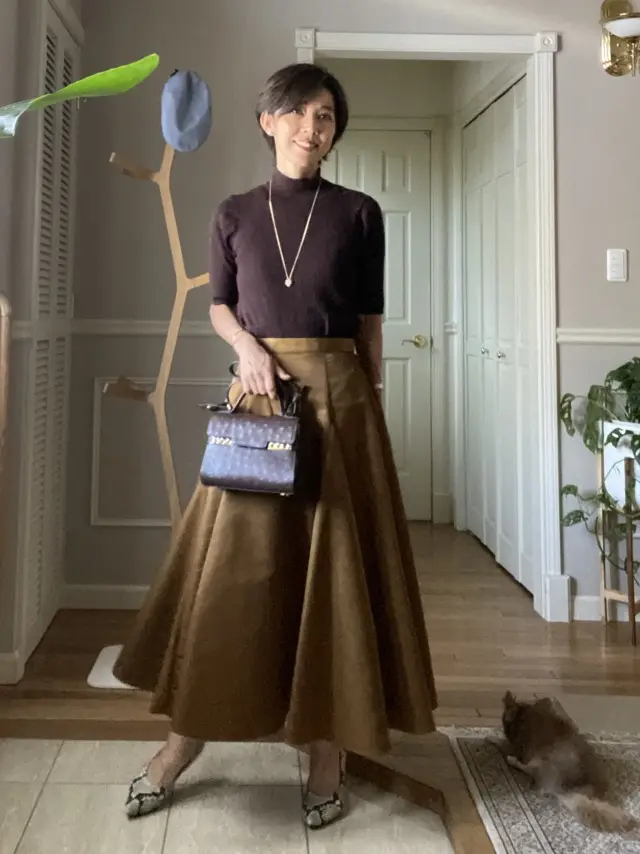 キャメルのスカートで秋色コーデの画像_2