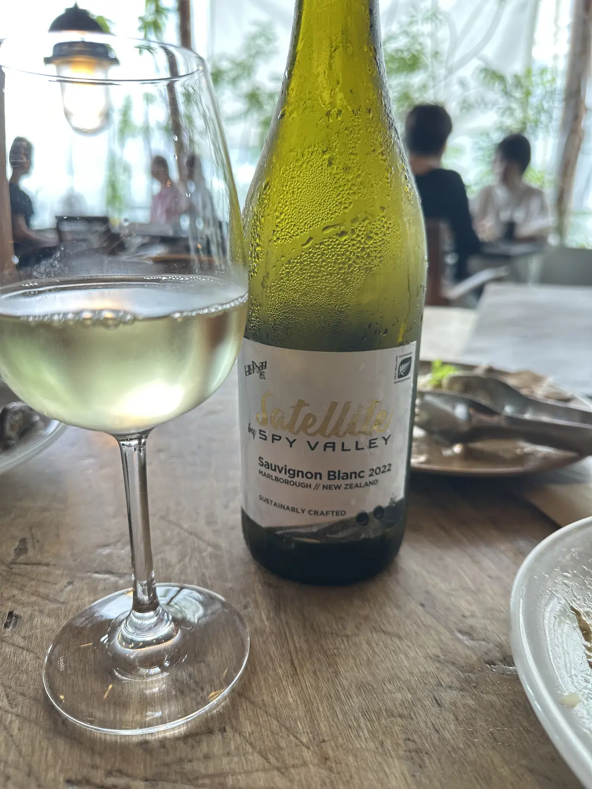 「黒トップス×デニム×カゴバッグ」夏のはの画像_3