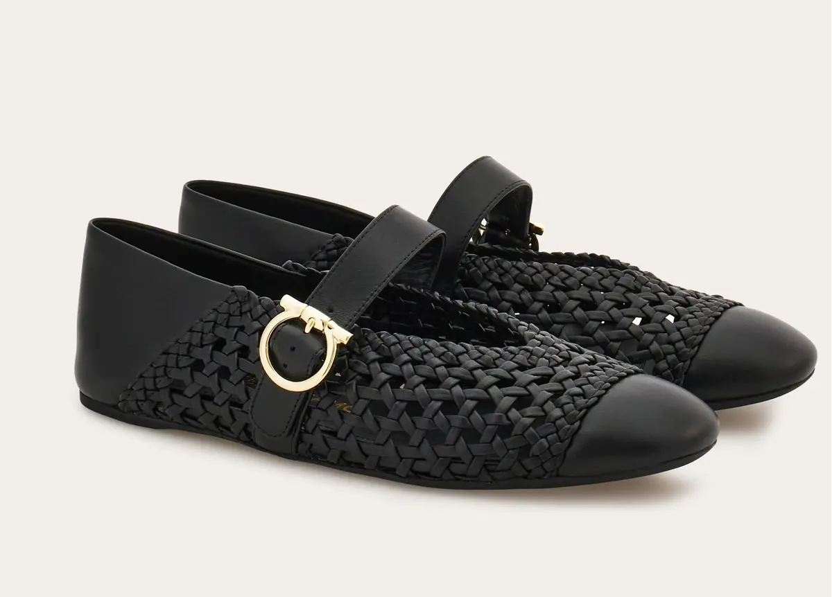 春新作　靴　バレエシューズ　フェラガモ