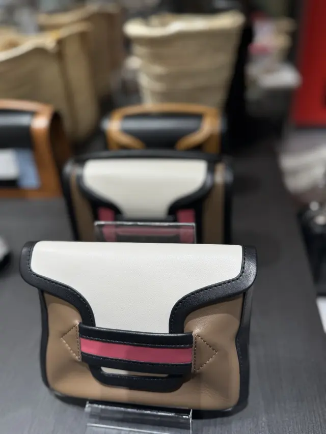 鞄と靴『ピエール アルディ』が素敵✨✨の画像_6