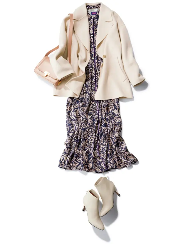 ベースのミルクのような淡いベージュを拾って、全身に