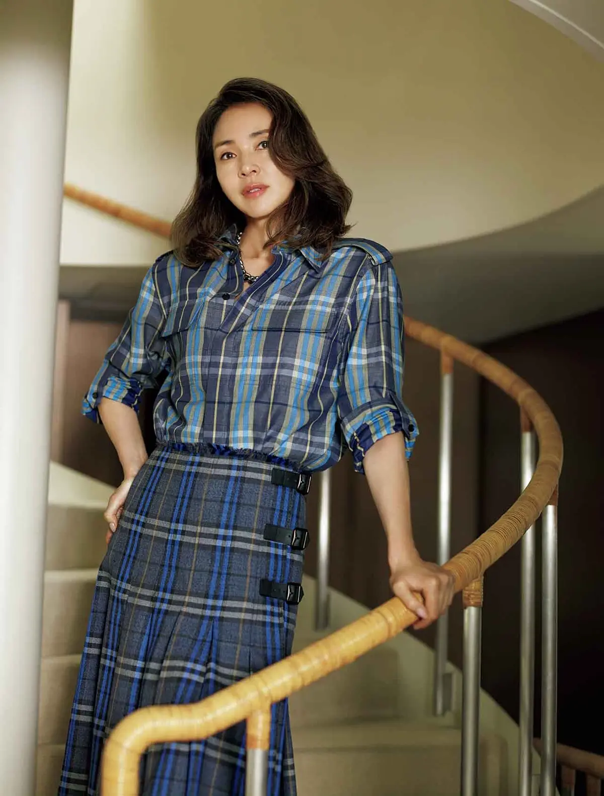 チェックも大人顔にする サワーブルー×ネイビー
